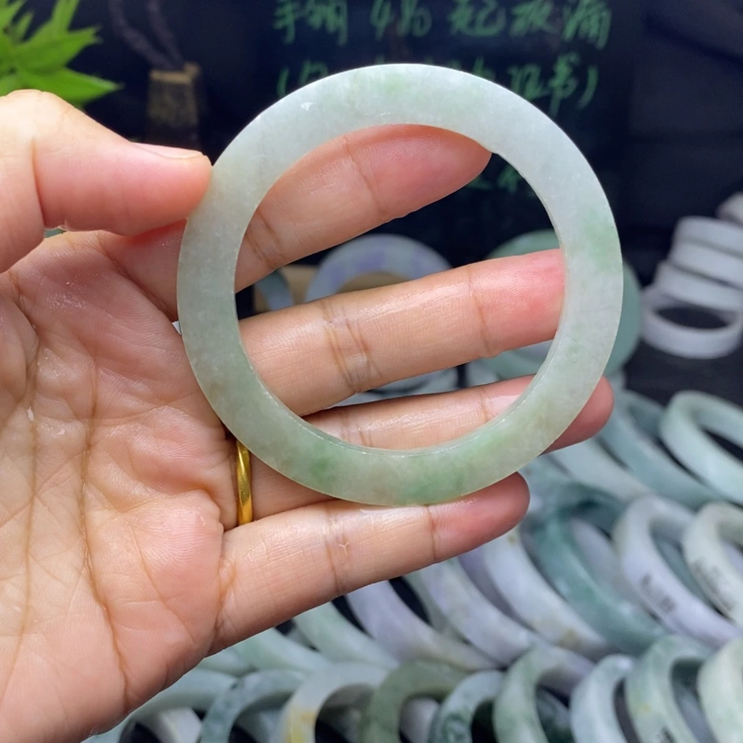 定制翡翠未镶嵌手镯