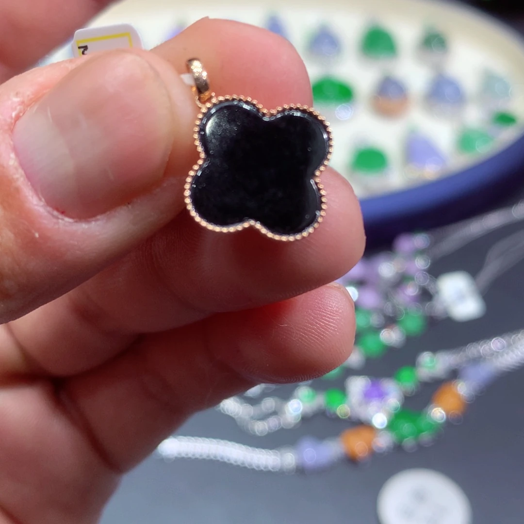 翡翠吊坠(赠链)18K金镶嵌