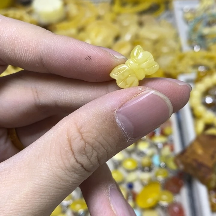 蜜蜡未镶嵌裸石多样性发货