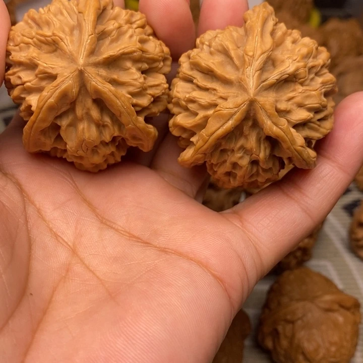 把件文玩核桃三棱