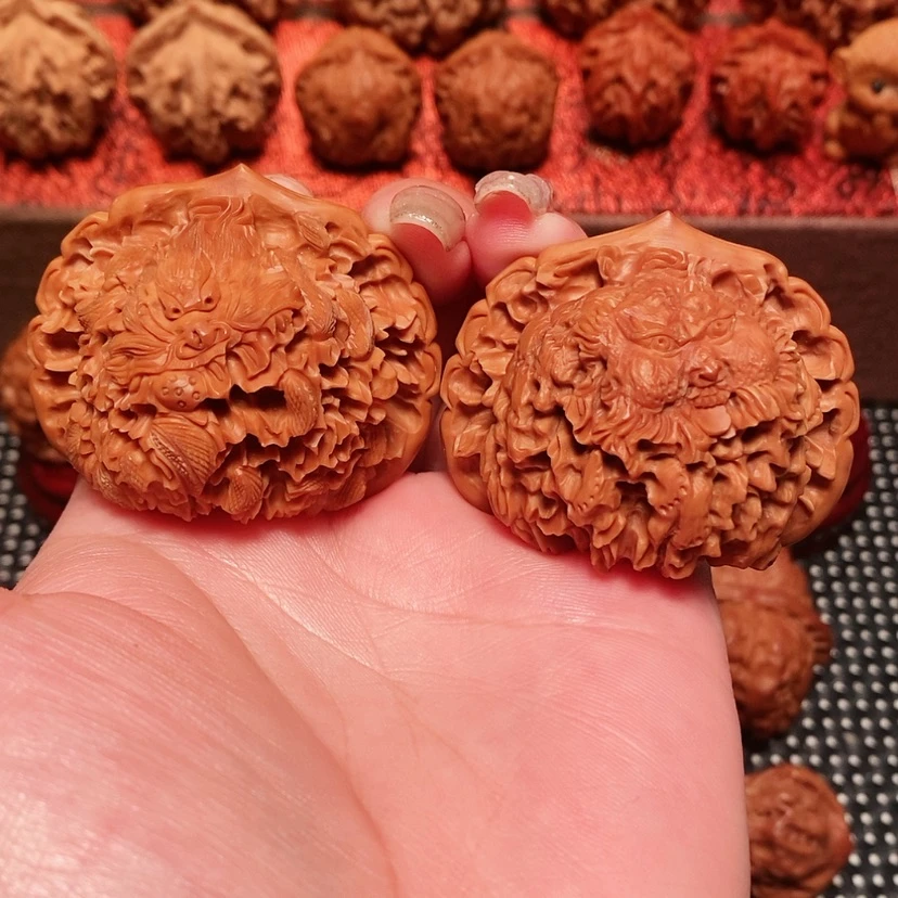 【闪购商品】文玩核桃吊坠中**垚雕刻