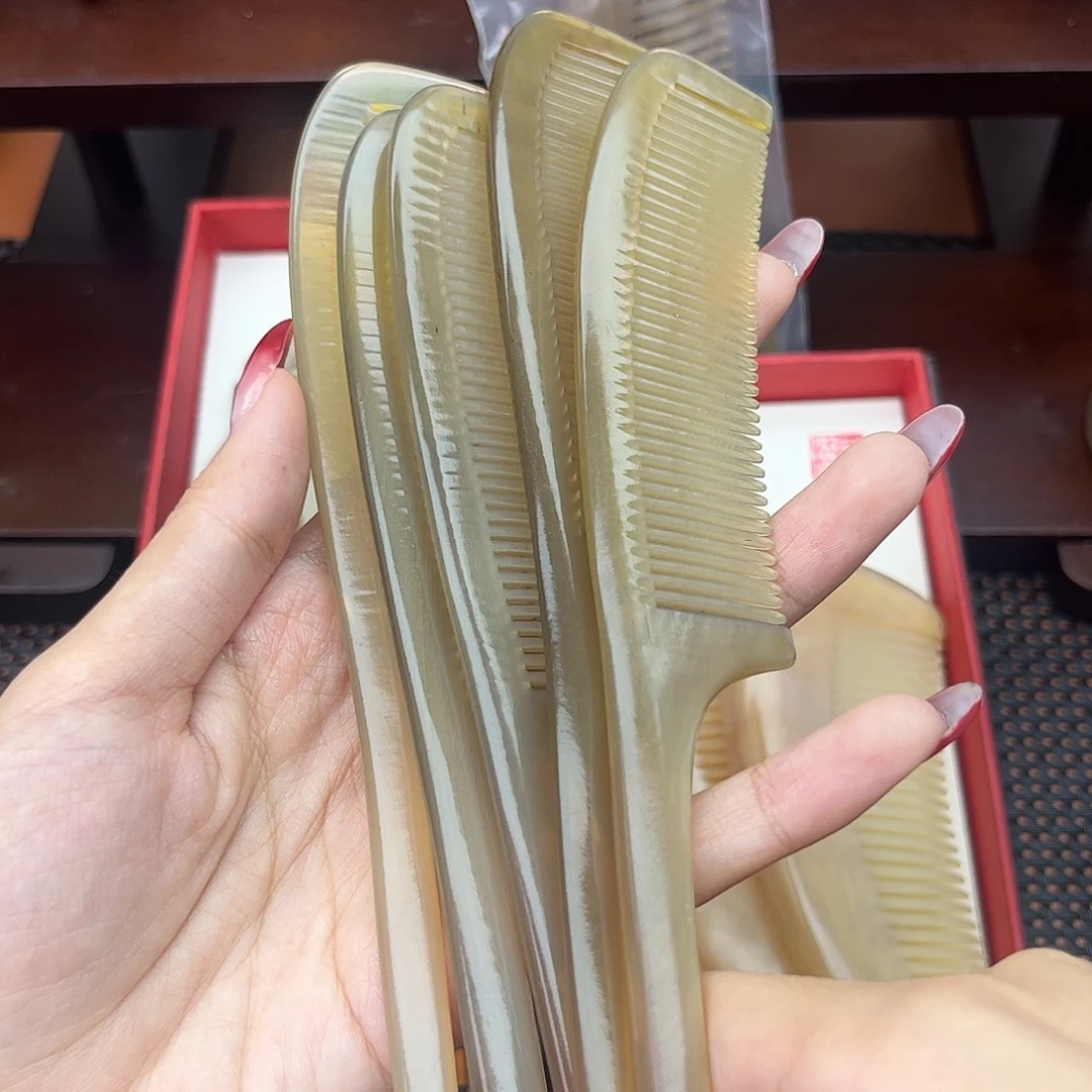 纯手工制作纯牛角梳子