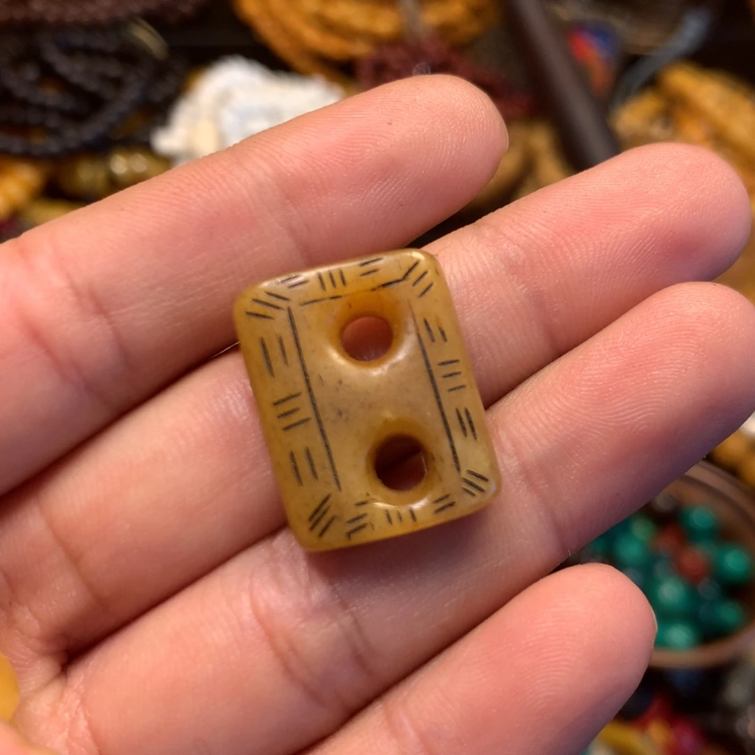 泥塑娘啦擦擦骰子