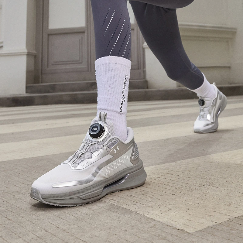 UnderArmour/儿童防滑耐磨运动鞋高帮跑步鞋复古机能潮鞋2531122