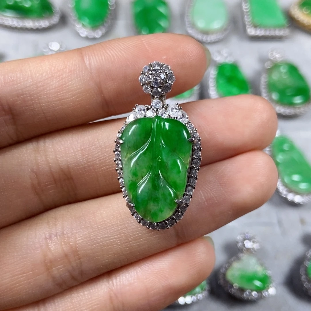 颈饰未镶嵌翡翠叶子