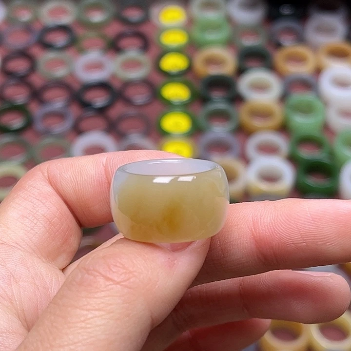 和田玉戒指未镶嵌16.2 一口糖 无鉴赏