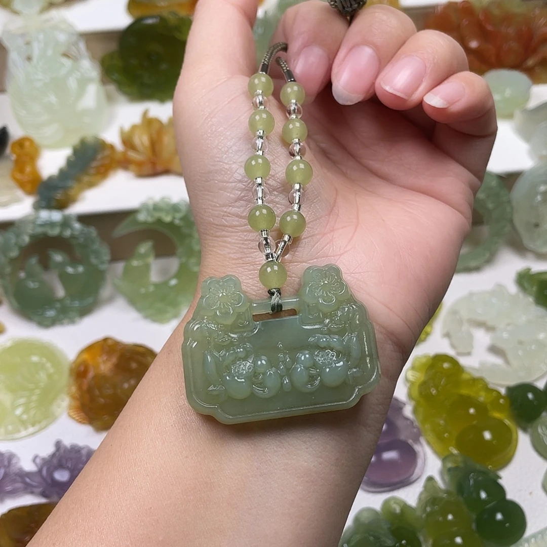 蛇纹石玉未镶嵌颈饰