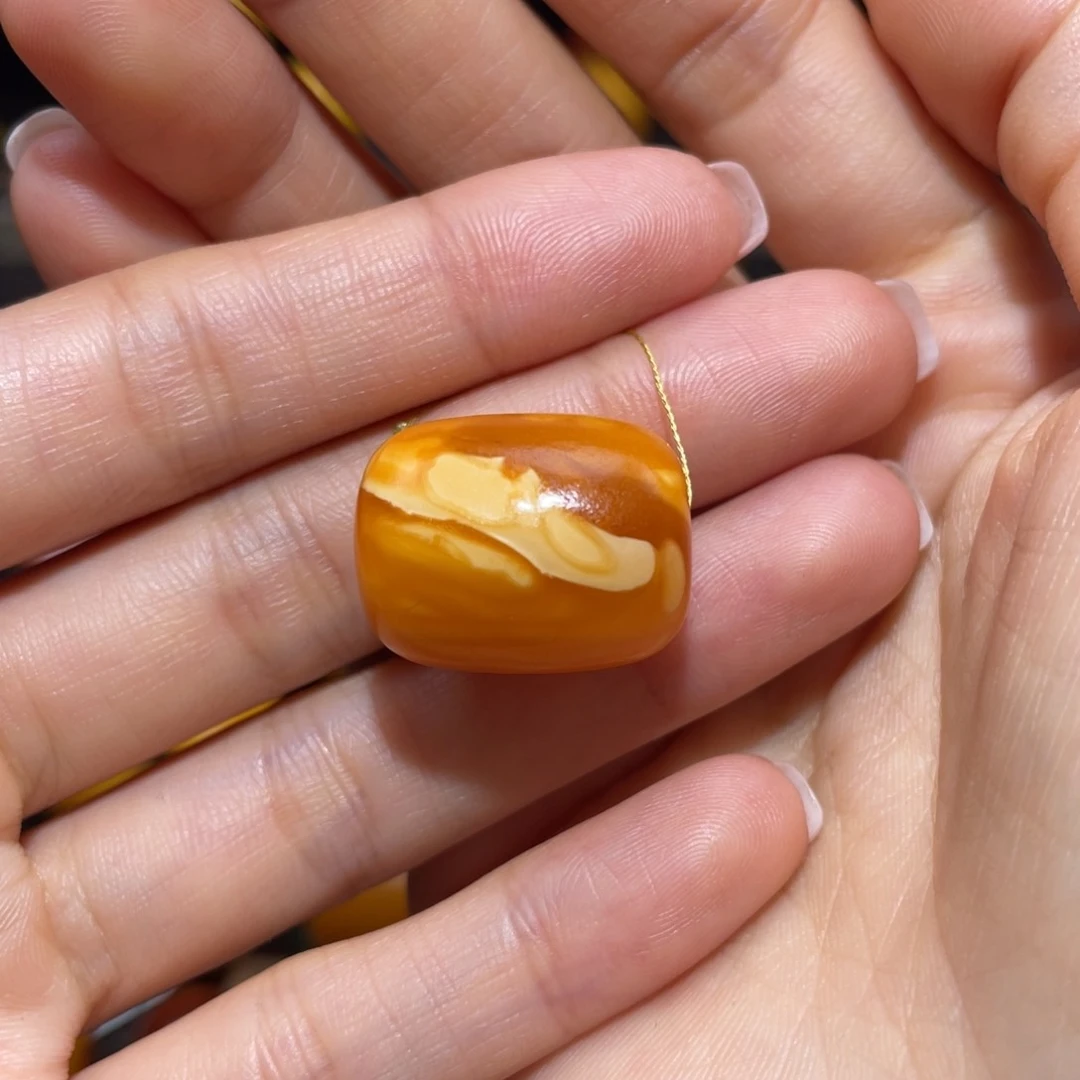 【闪购商品】琥珀裸石未镶嵌?***?桶珠