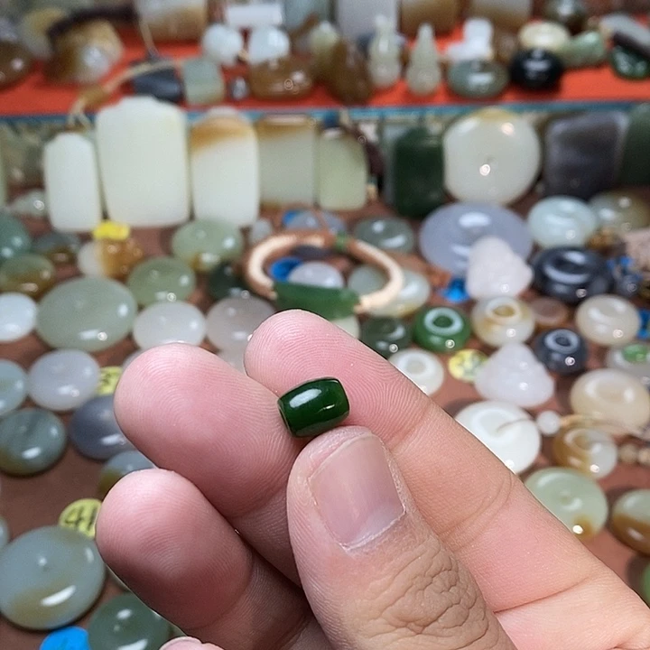 和田玉未镶嵌吊坠(不含链)