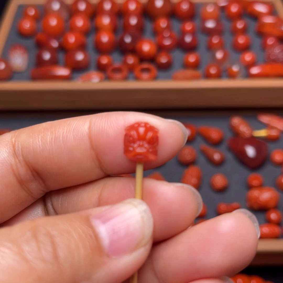 南红玛瑙配饰未镶嵌醒师卡8.4mm