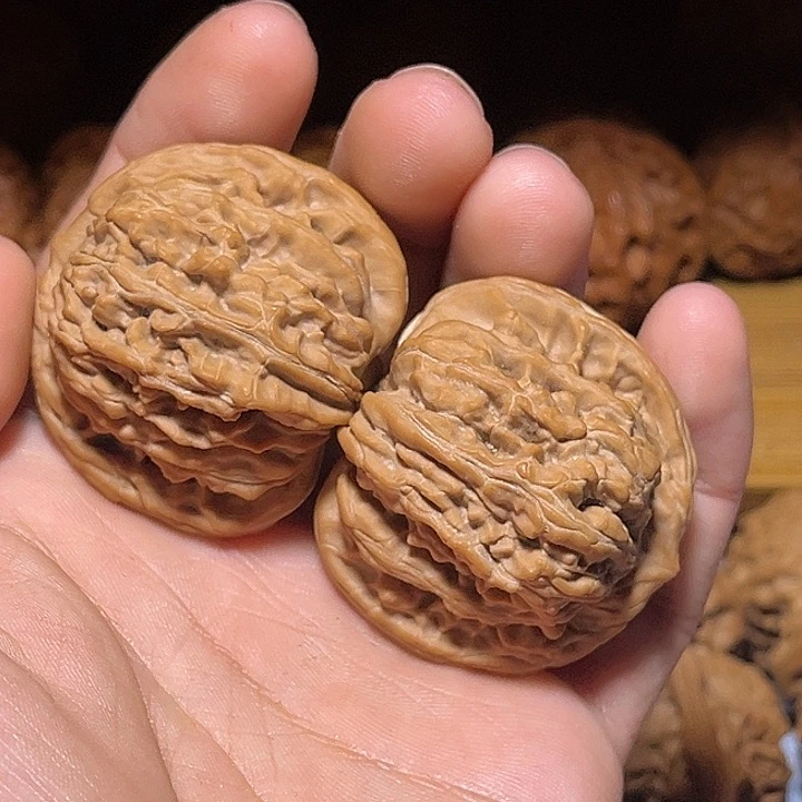 文玩核桃把件郎**。41四座楼