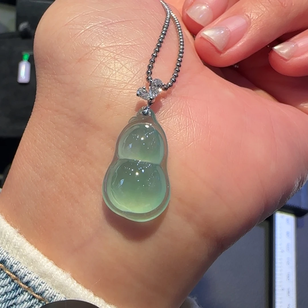 翡翠18K金镶嵌颈饰好事发生