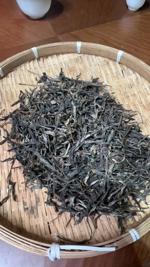 2020年-茶气霸道款高端私藏古树散茶生茶
