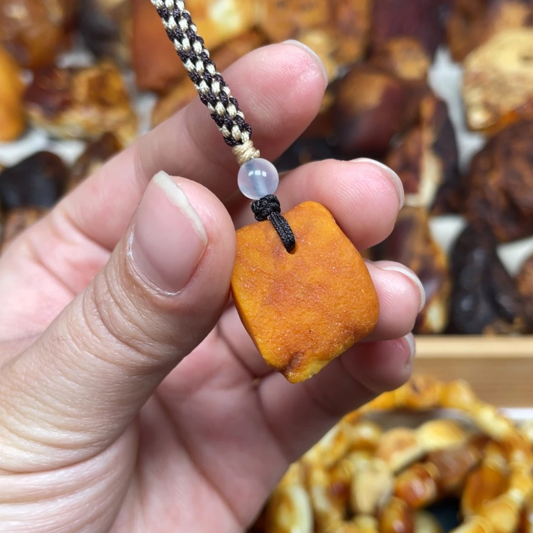 蜜蜡珠宝奇石未镶嵌