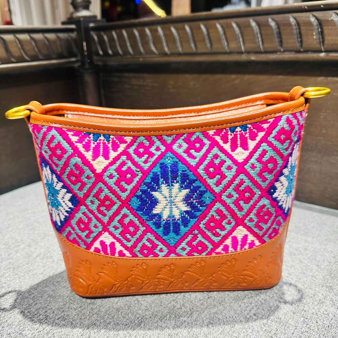 谭湘光 | 广西非遗壮锦手工帆船手工织锦包包民族风时尚百搭女士