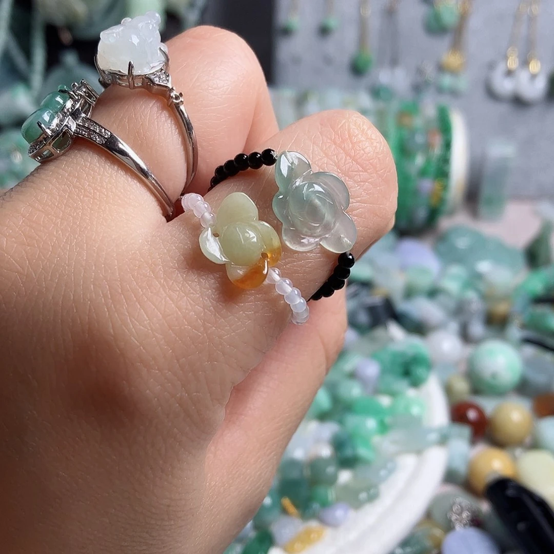 翡翠颈饰未镶嵌戒指