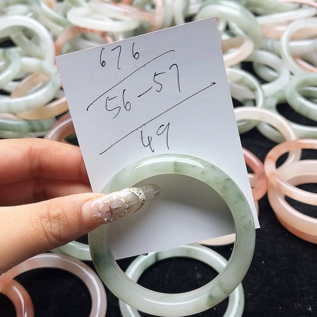 未镶嵌手镯石英质玉h676