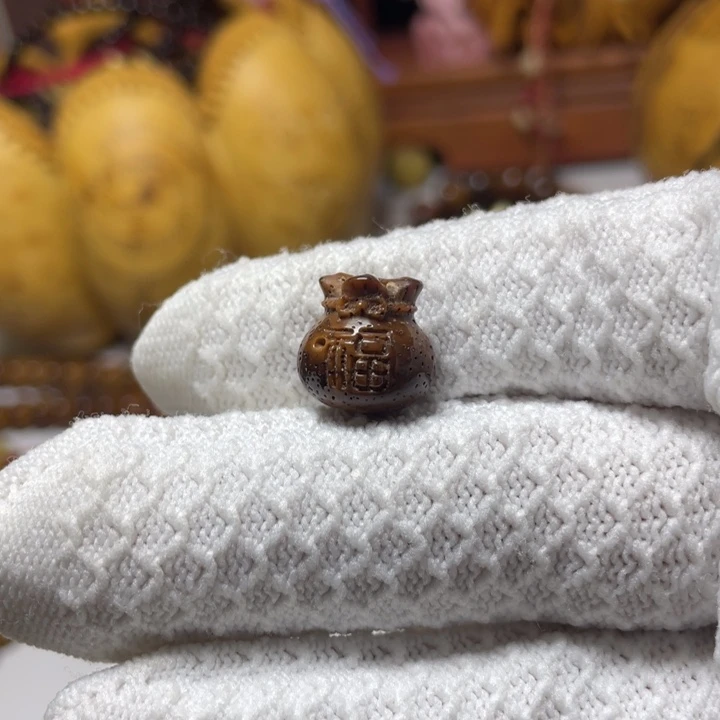 手串星月菩提雕刻福袋