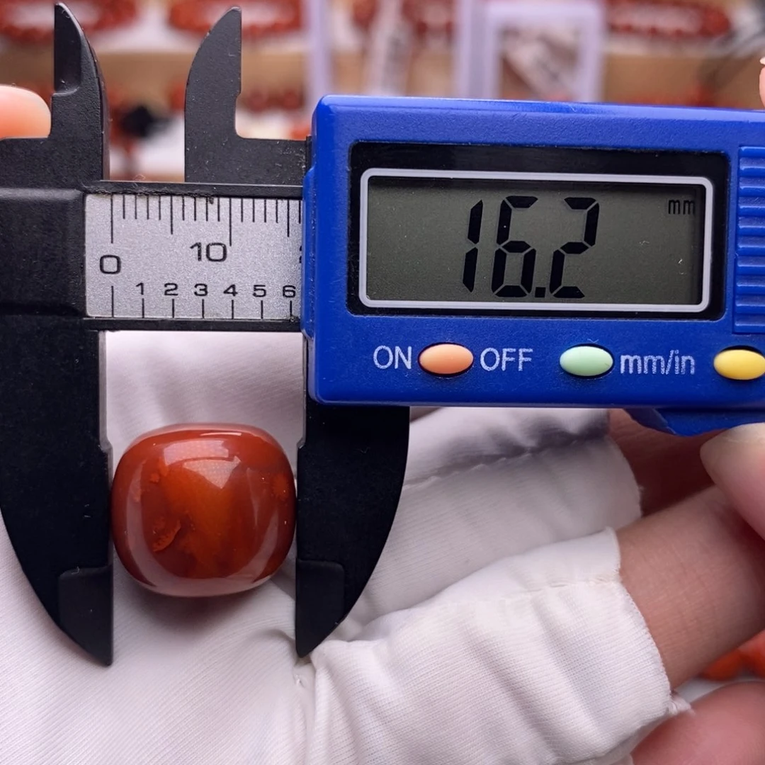 南红玛瑙配饰未镶嵌微瑕