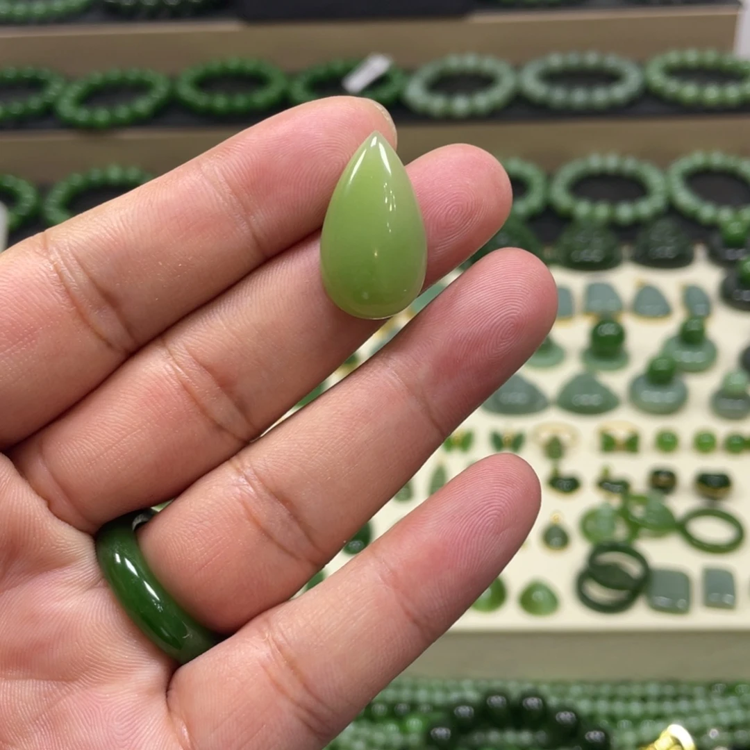 和田玉（碧玉）未镶嵌颈饰