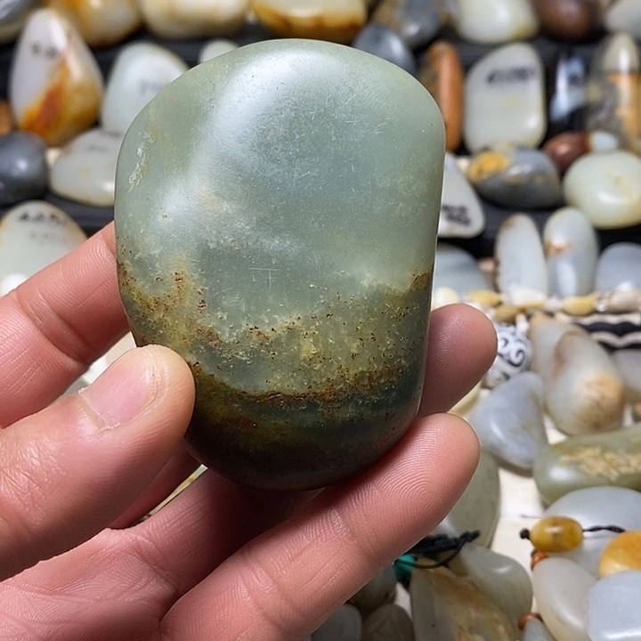 和田玉未镶嵌颈饰把件