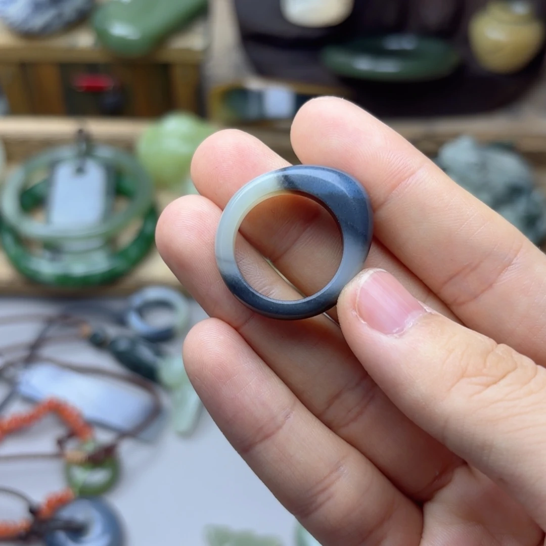 爱***新和田玉未镶嵌颈饰