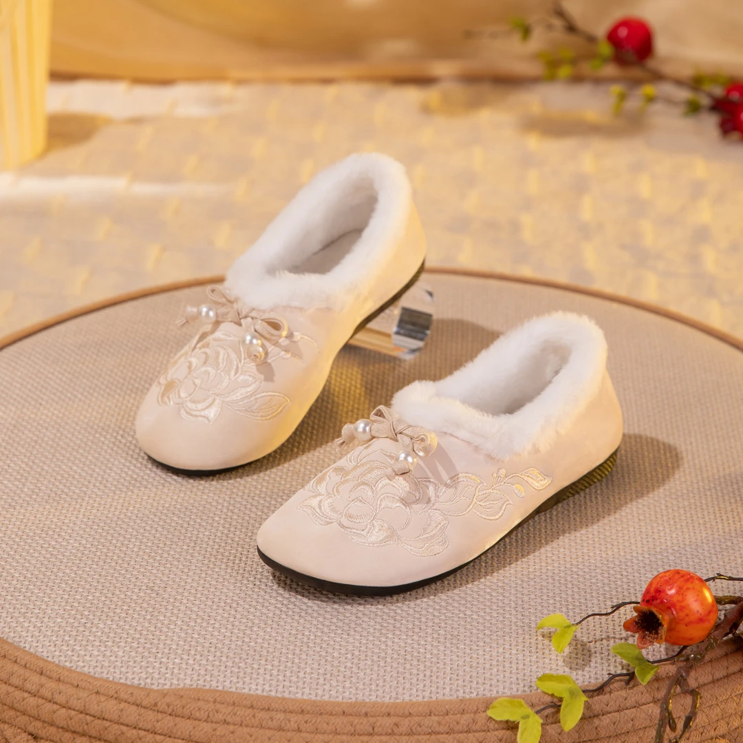 民族风毛毛棉鞋女冬季加绒加厚居家保暖古风布鞋绣花鞋中式妈妈鞋
