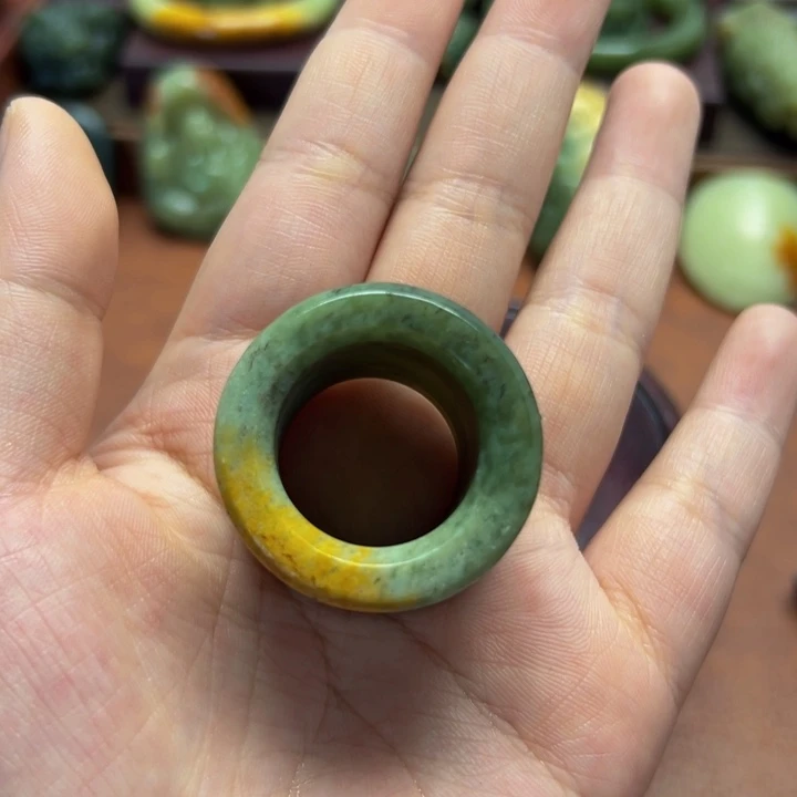 和田玉未镶嵌珠宝奇石