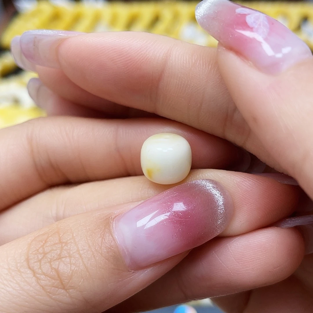 蜜蜡裸石未镶嵌老型9.6✖️8.7mm福利