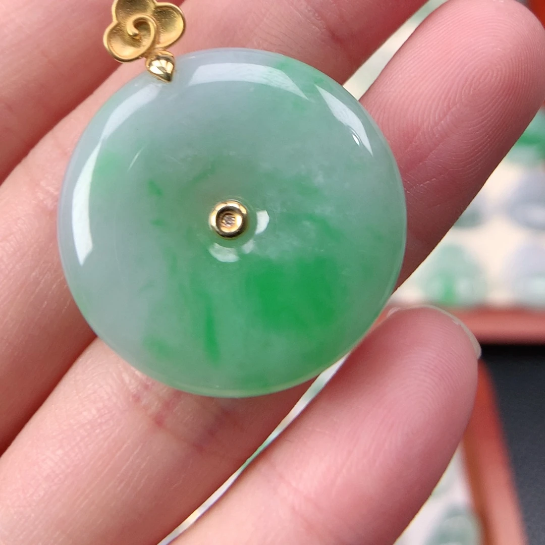 翡翠未镶嵌颈饰吊坠