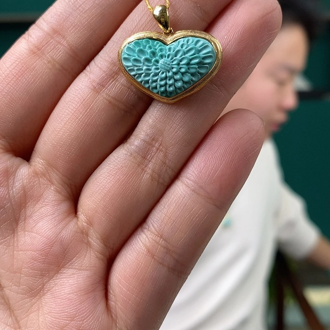 绿松石18K金镶嵌挂件