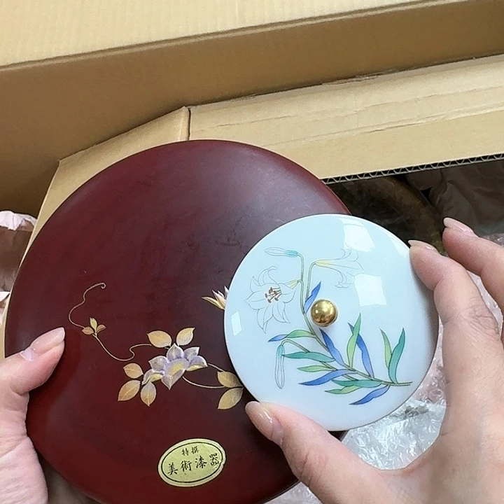 清**岫瓷器。 瓷器。