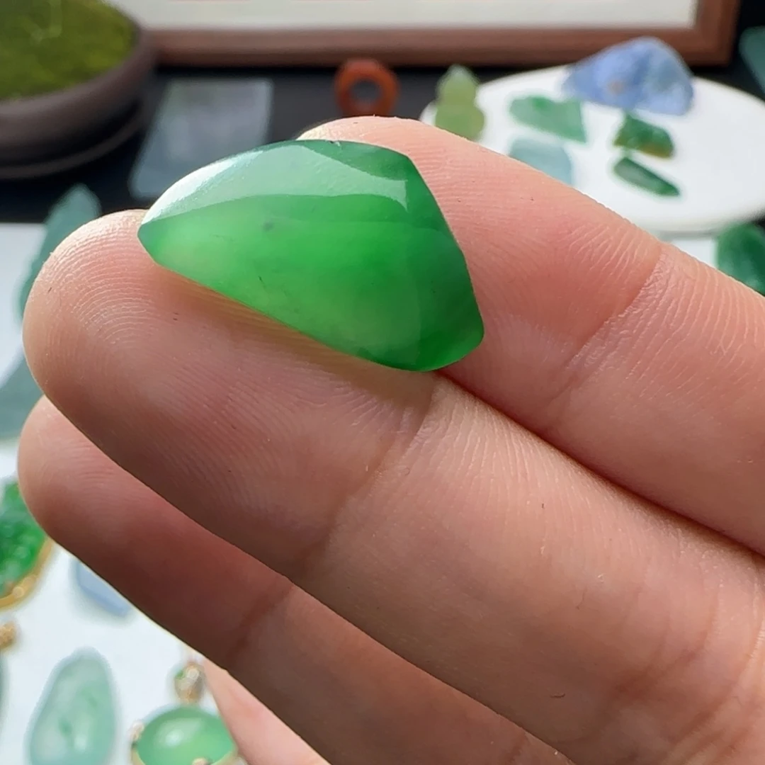 定制翡翠未镶嵌材料