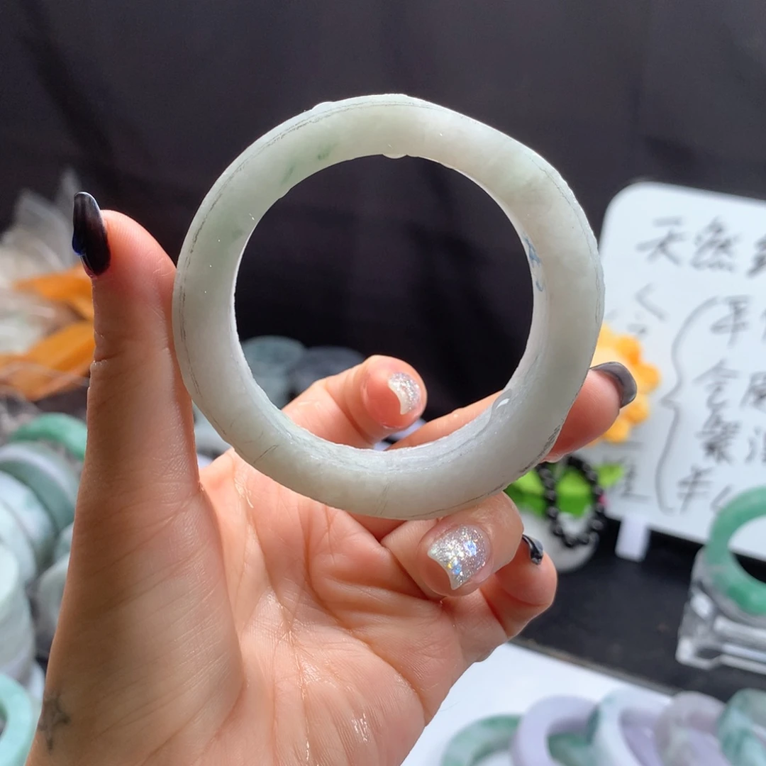 定制翡翠未镶嵌手镯