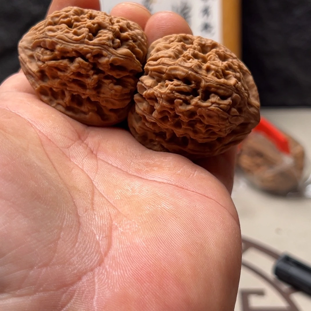 刚****文玩核桃把件南疆41虚尖