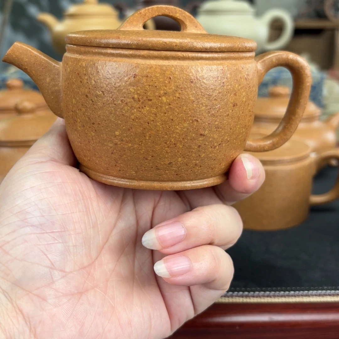 紫砂茶壶梨皮黄段汉瓦200