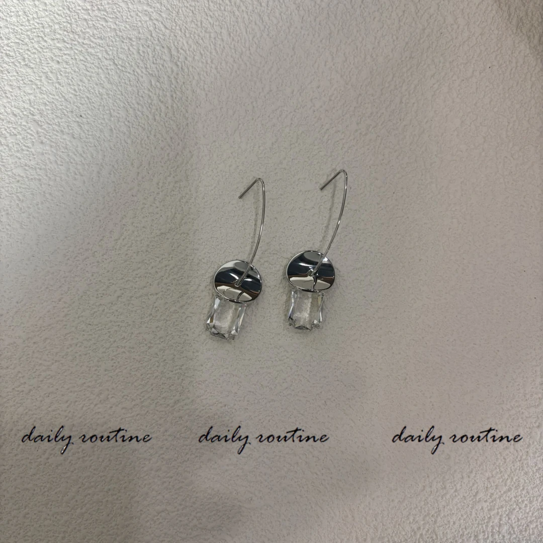 合金耳饰 【设计款】【新品】是超大气的冰糖流苏通透锆石大女主