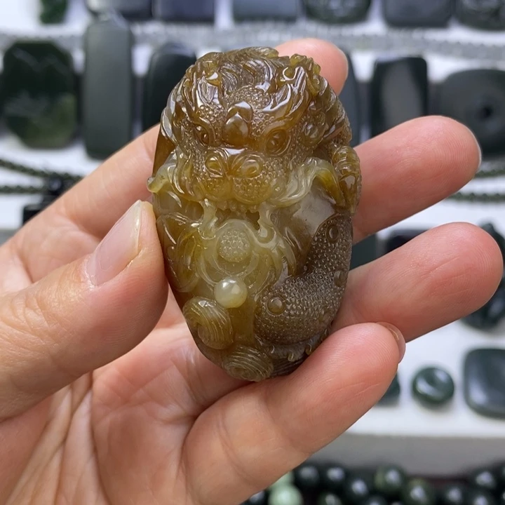 和田玉（青玉）未镶嵌珠宝奇石