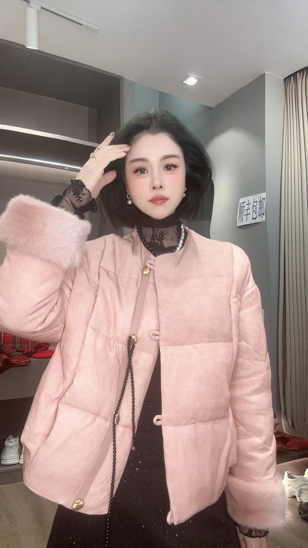 【YUANJIE】欧货冬装新款女圆领袖口拼水貂毛袖口短款鹅绒羽绒服