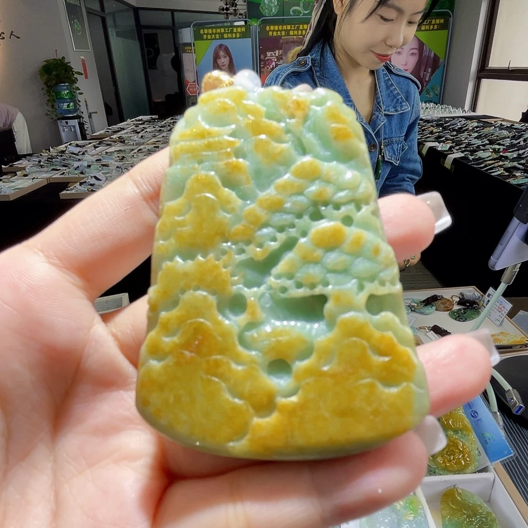 颈饰未镶嵌翡翠一个