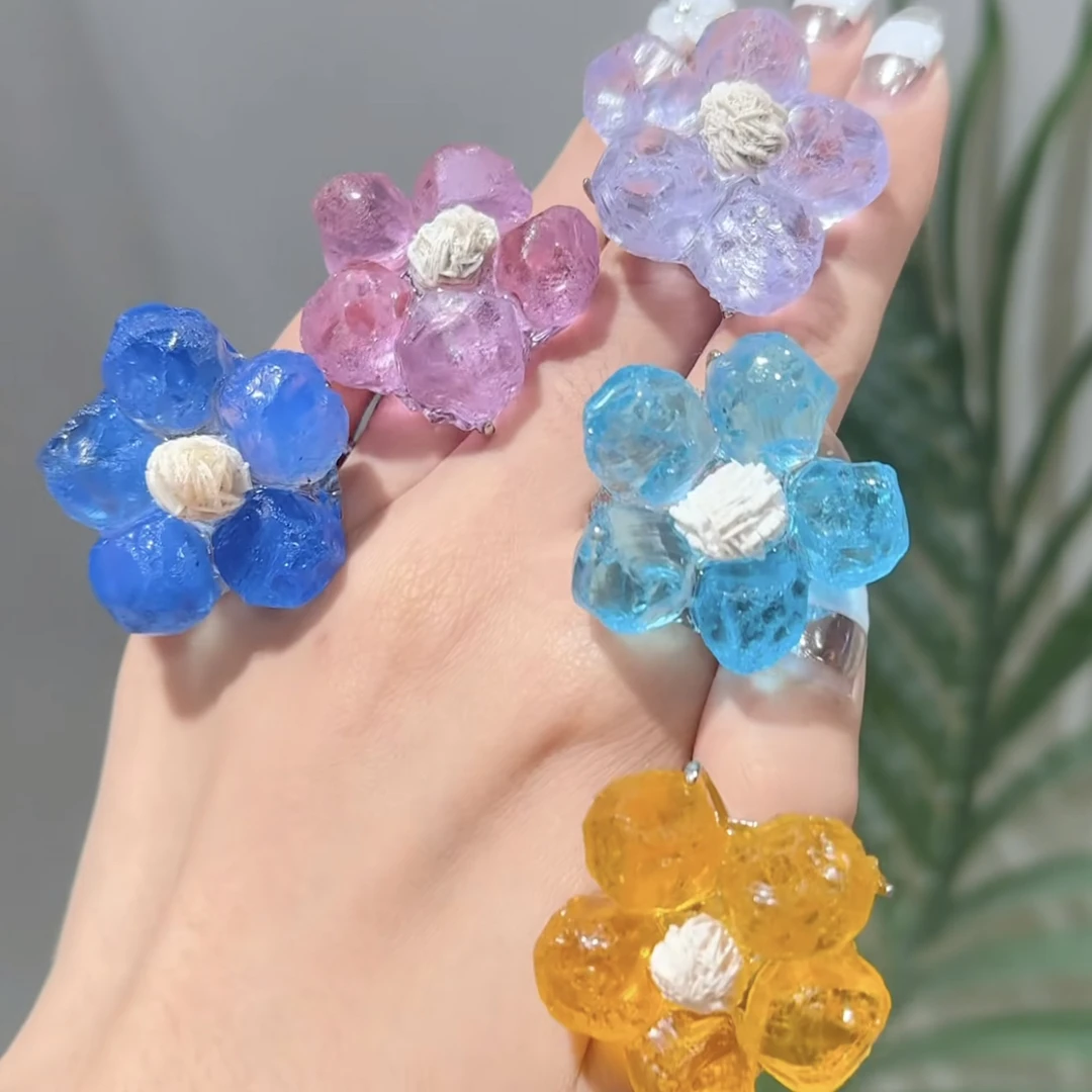 非金属仿水晶戒指 原创手作彩色琉璃花朵多巴胺甜美开口时尚戒指