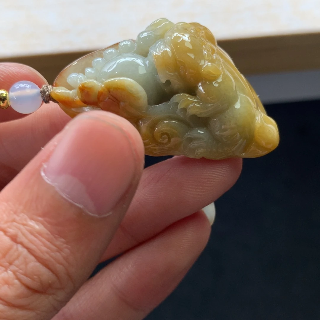 翡翠未镶嵌颈饰吊坠