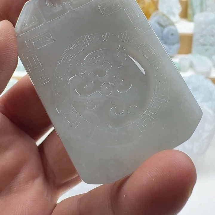 翡翠未镶嵌颈饰天然缅甸A货翡翠