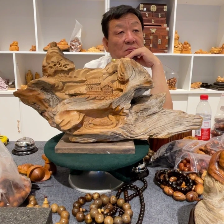 柏木（崖柏）老****人倒流香摆件