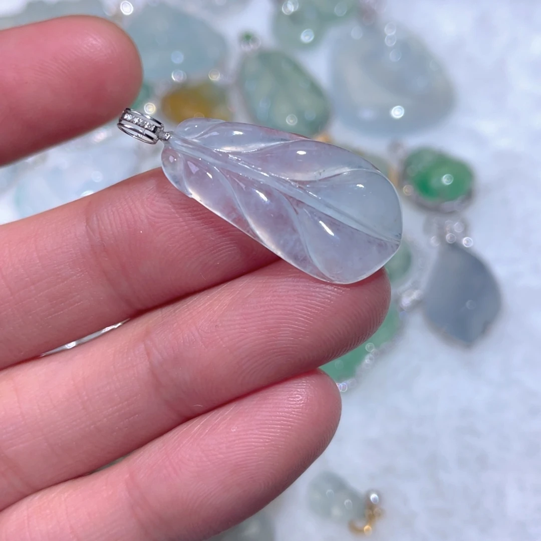 翡翠18K金镶嵌颈饰翡翠