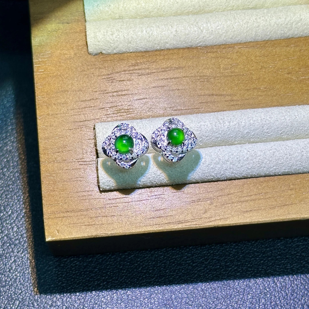 S925银冰绿蛋面耳钉天然翡翠
