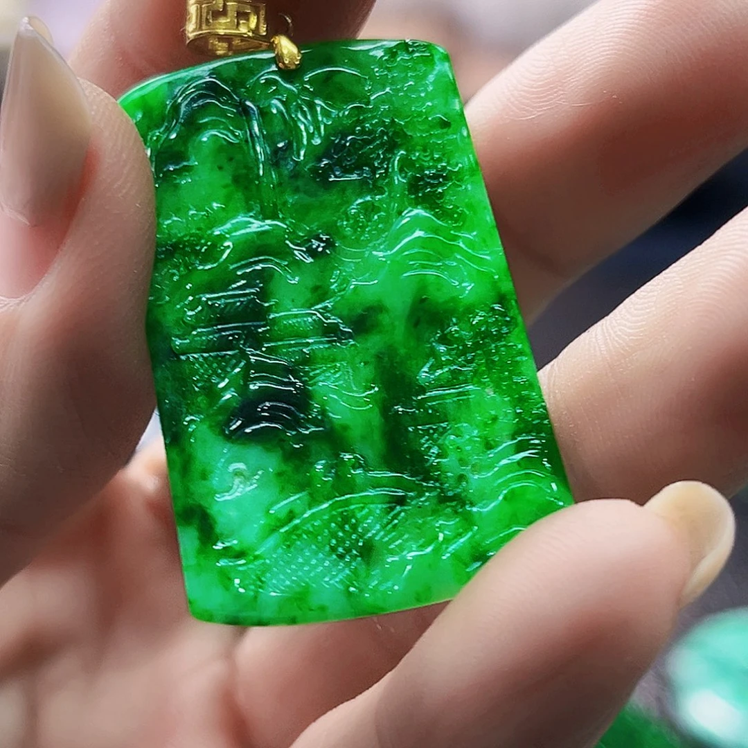 颈饰18K金镶嵌翡翠