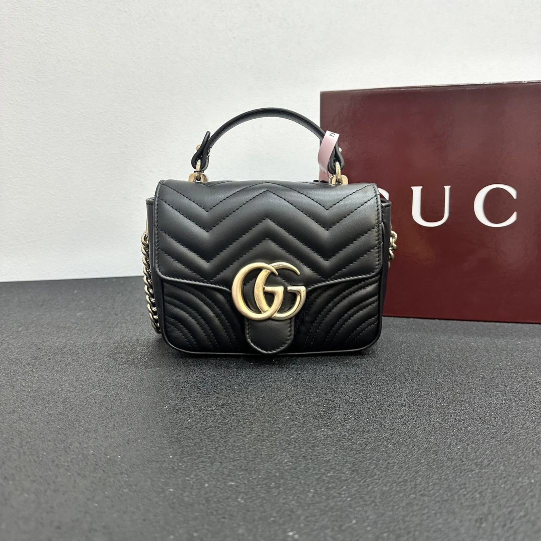 未使用 GUCCI/古驰 壹所奢品/新款邮差mini黑金斜挎包/闲置新款*