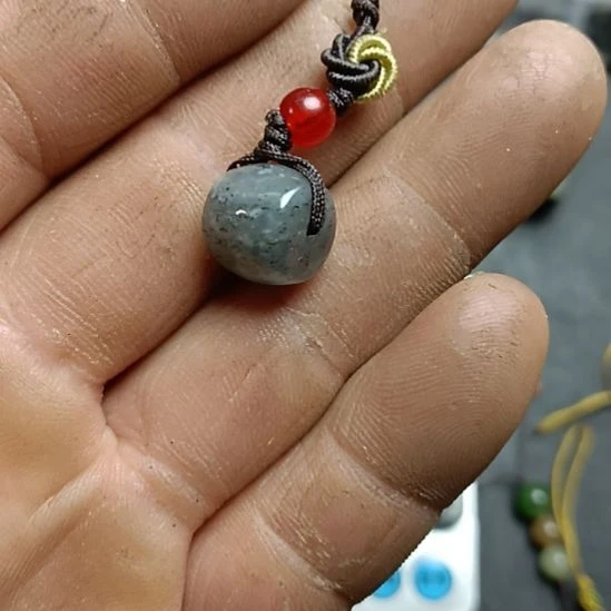 和田玉未镶嵌车挂