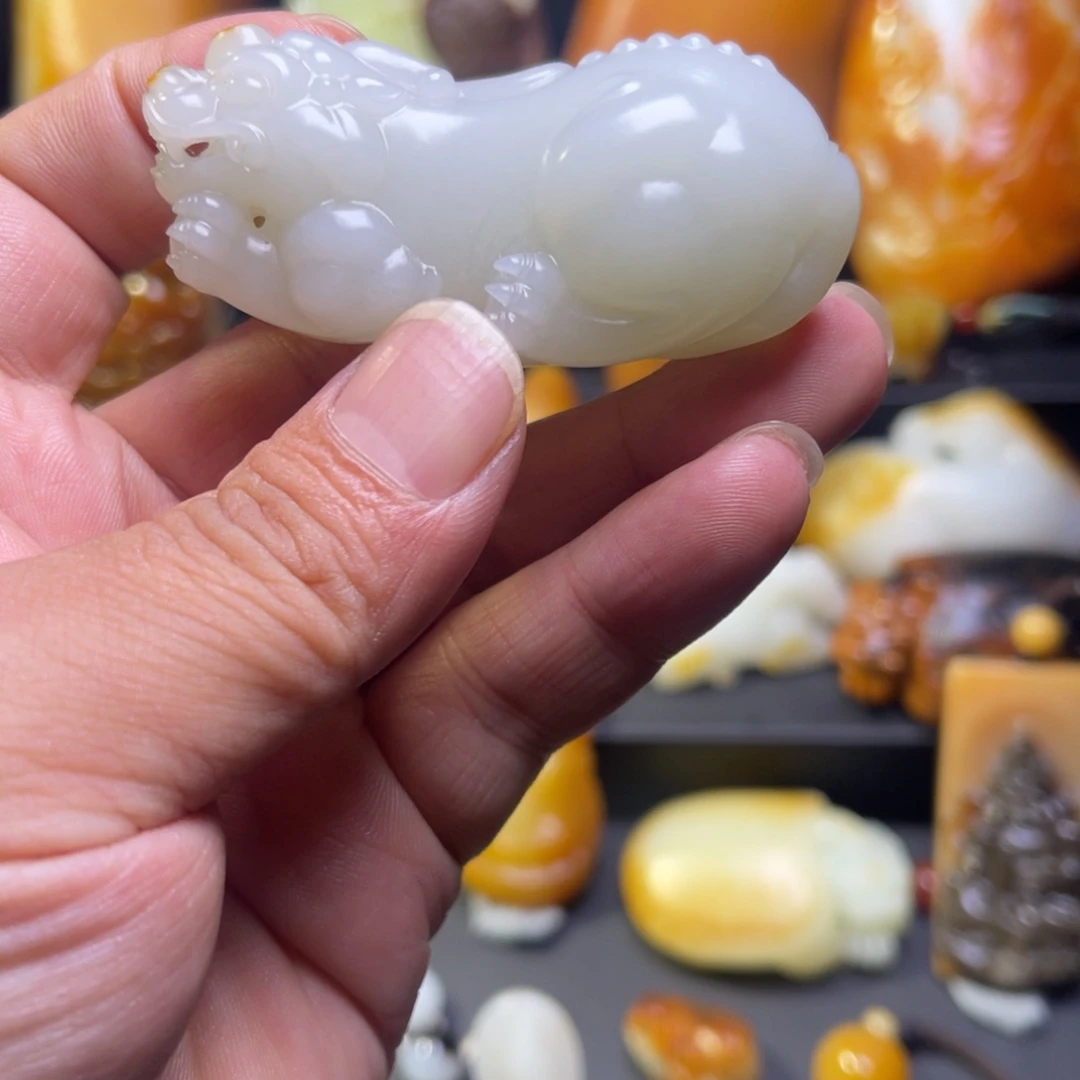 用***9和田玉未镶嵌颈饰